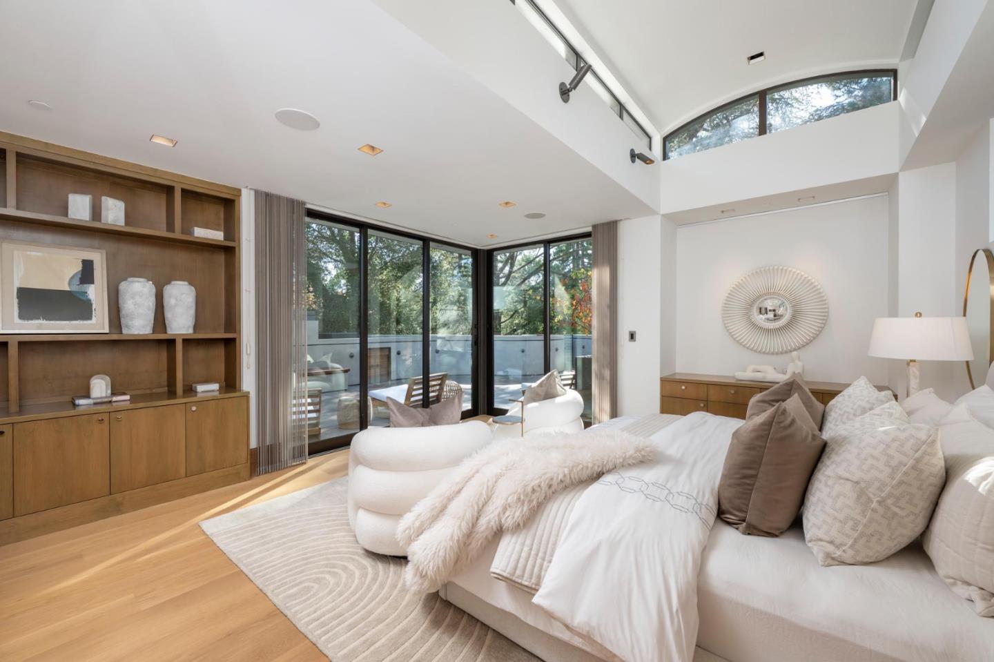 Detail Gallery Image 12 of 26 For 94 Yale Rd, Menlo Park,  CA 94025 - 4 Beds | 4/2 Baths