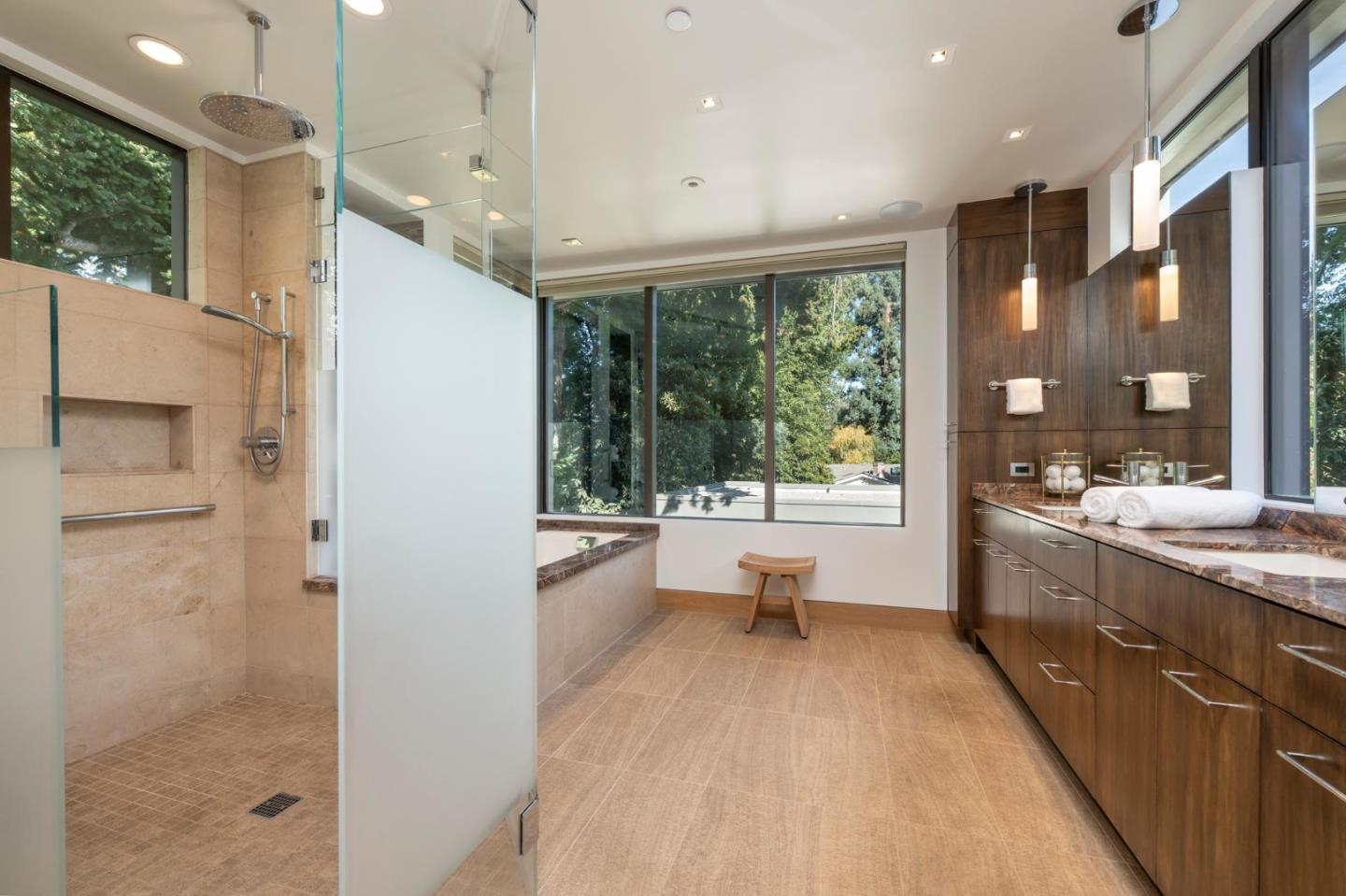 Detail Gallery Image 13 of 26 For 94 Yale Rd, Menlo Park,  CA 94025 - 4 Beds | 4/2 Baths