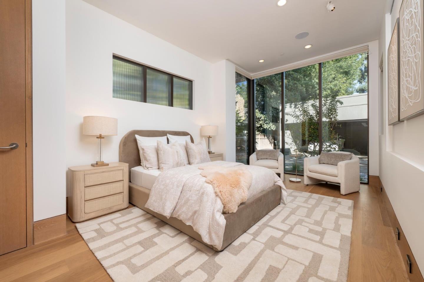 Detail Gallery Image 15 of 26 For 94 Yale Rd, Menlo Park,  CA 94025 - 4 Beds | 4/2 Baths