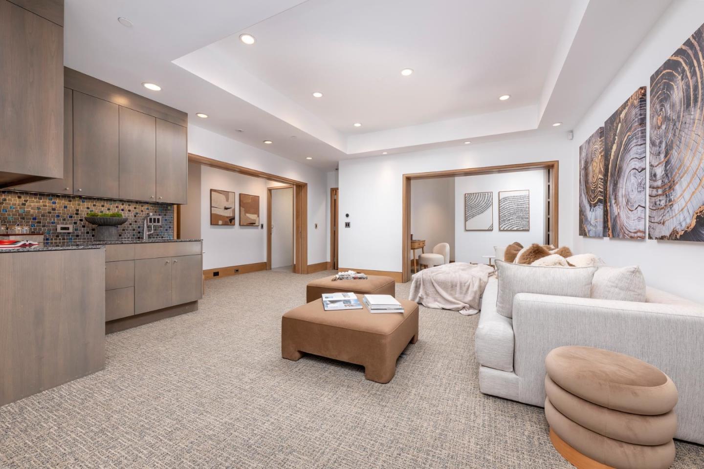 Detail Gallery Image 19 of 26 For 94 Yale Rd, Menlo Park,  CA 94025 - 4 Beds | 4/2 Baths