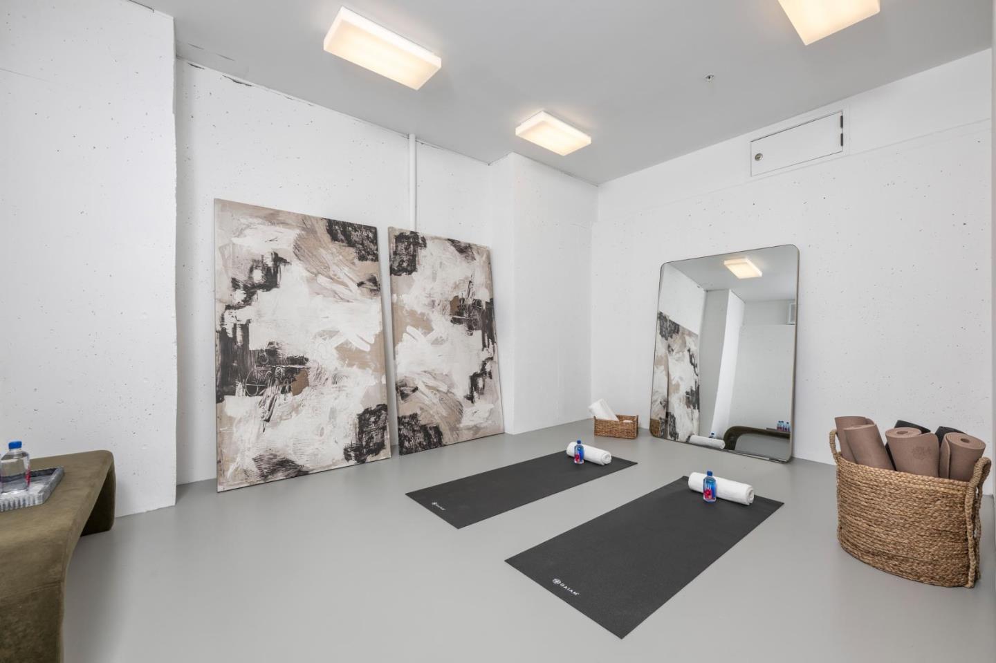 Detail Gallery Image 20 of 26 For 94 Yale Rd, Menlo Park,  CA 94025 - 4 Beds | 4/2 Baths