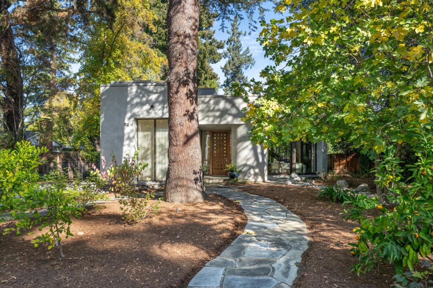 Detail Gallery Image 25 of 26 For 94 Yale Rd, Menlo Park,  CA 94025 - 4 Beds | 4/2 Baths