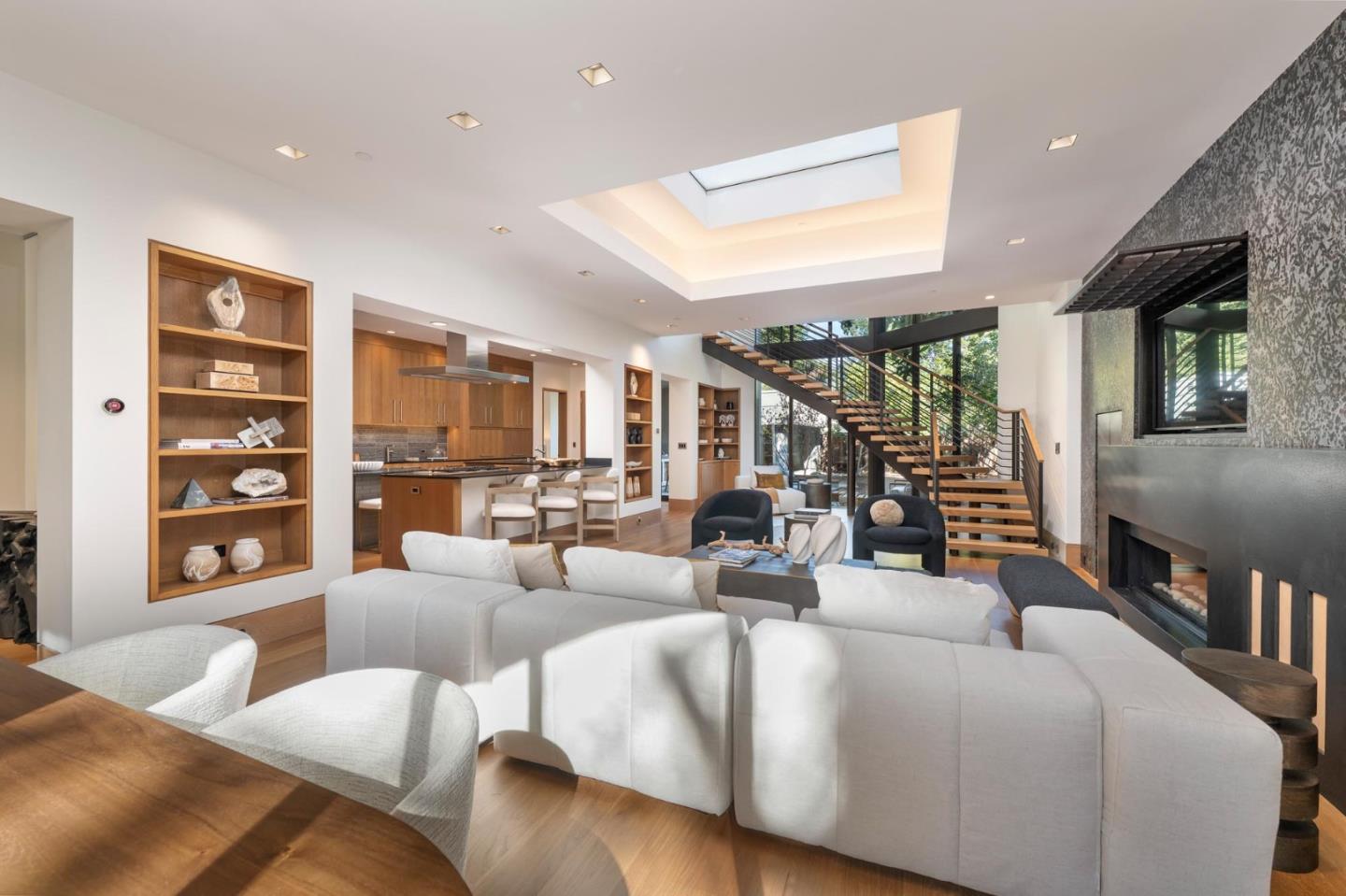 Detail Gallery Image 3 of 26 For 94 Yale Rd, Menlo Park,  CA 94025 - 4 Beds | 4/2 Baths