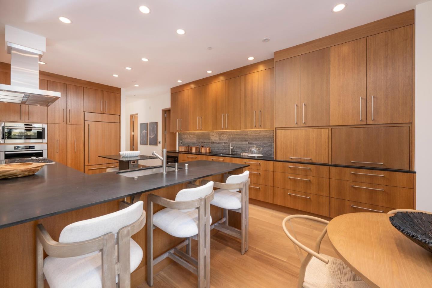 Detail Gallery Image 6 of 26 For 94 Yale Rd, Menlo Park,  CA 94025 - 4 Beds | 4/2 Baths