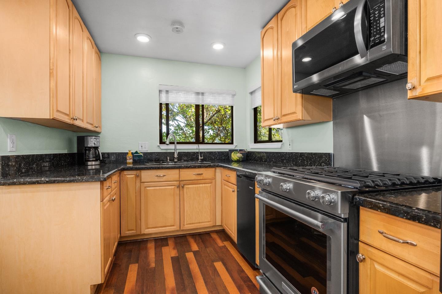 Detail Gallery Image 12 of 41 For 630 Encino Dr, Aptos,  CA 95003 - 3 Beds | 1/2 Baths