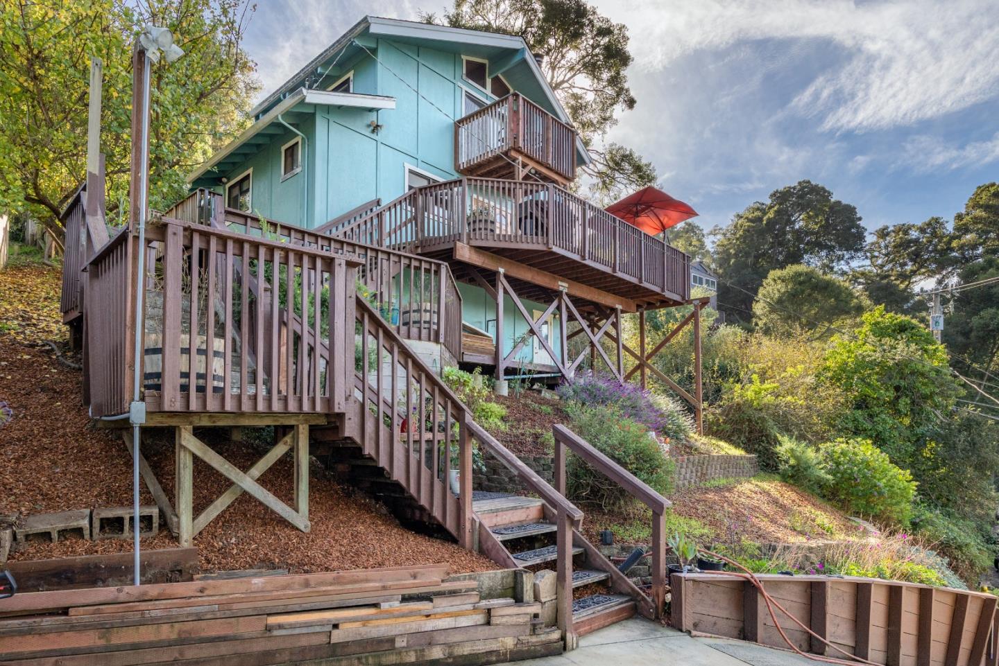 Detail Gallery Image 5 of 41 For 630 Encino Dr, Aptos,  CA 95003 - 3 Beds | 1/2 Baths