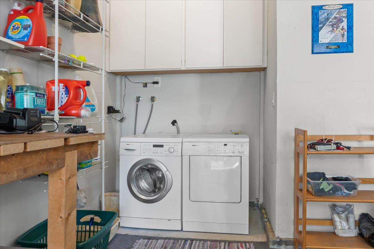 Detail Gallery Image 15 of 27 For 950 Boranda Ave #9,  Mountain View,  CA 94040 - 3 Beds | 2/1 Baths