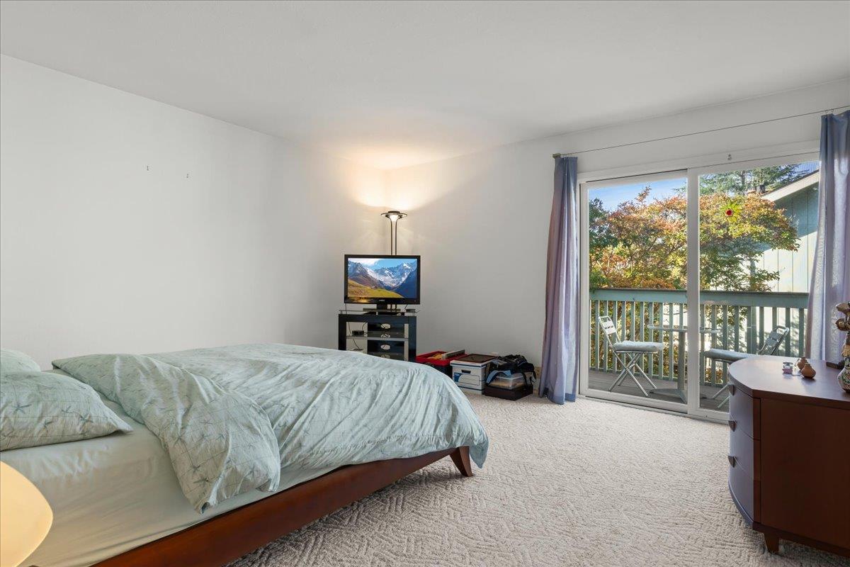 Detail Gallery Image 16 of 27 For 950 Boranda Ave #9,  Mountain View,  CA 94040 - 3 Beds | 2/1 Baths