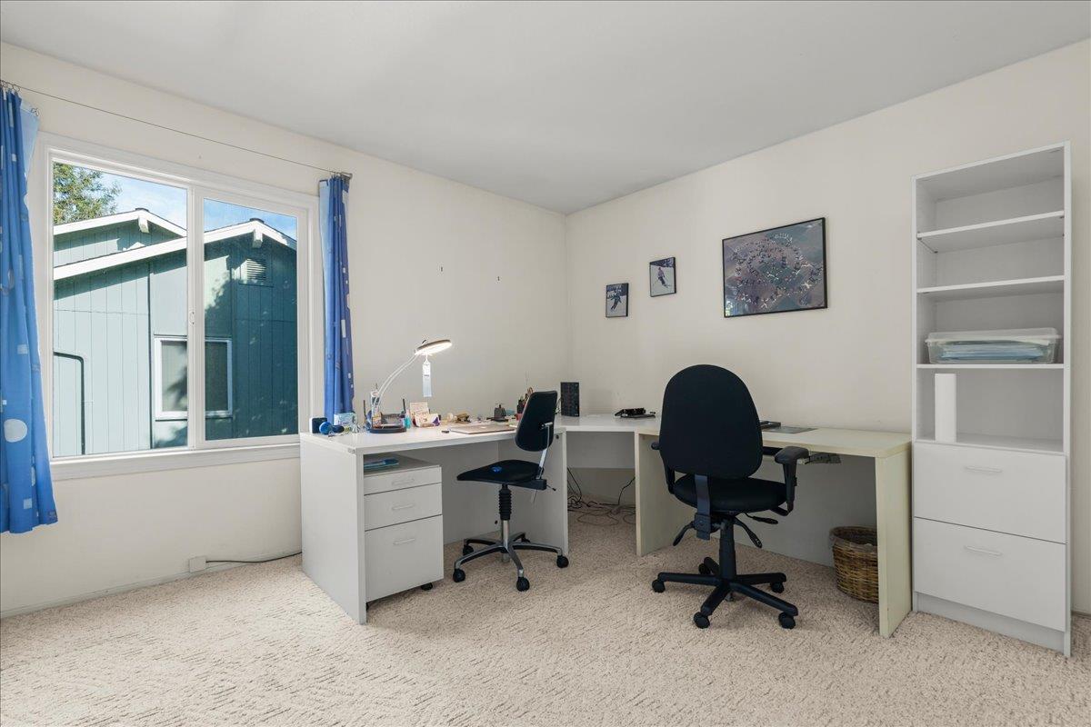 Detail Gallery Image 23 of 27 For 950 Boranda Ave #9,  Mountain View,  CA 94040 - 3 Beds | 2/1 Baths