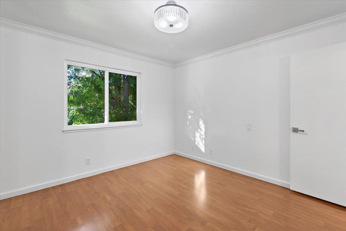 Detail Gallery Image 18 of 27 For 115 Kenbrook Cir, San Jose,  CA 95111 - 3 Beds | 1/1 Baths