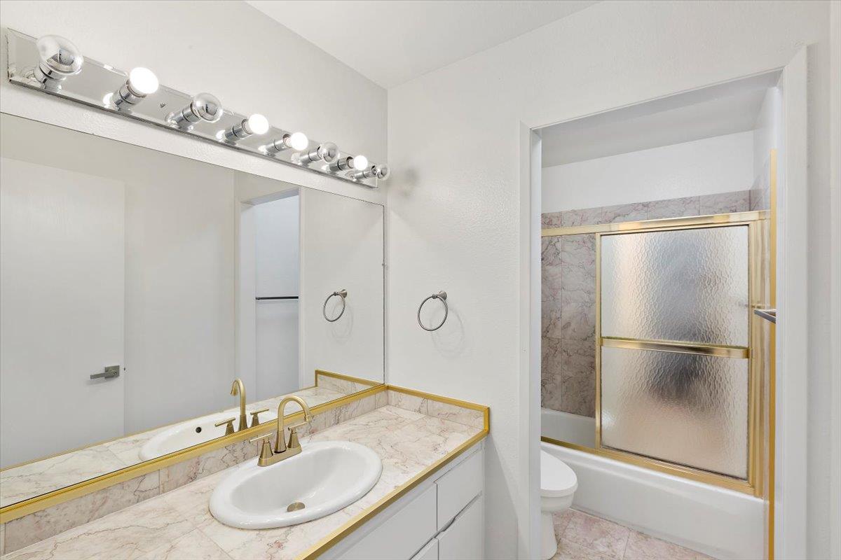 Detail Gallery Image 19 of 27 For 115 Kenbrook Cir, San Jose,  CA 95111 - 3 Beds | 1/1 Baths