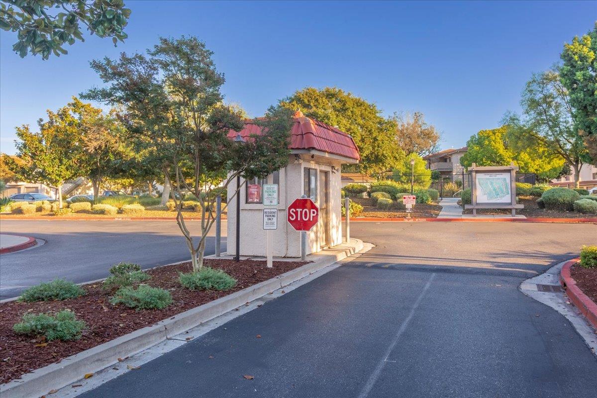 Detail Gallery Image 21 of 27 For 115 Kenbrook Cir, San Jose,  CA 95111 - 3 Beds | 1/1 Baths