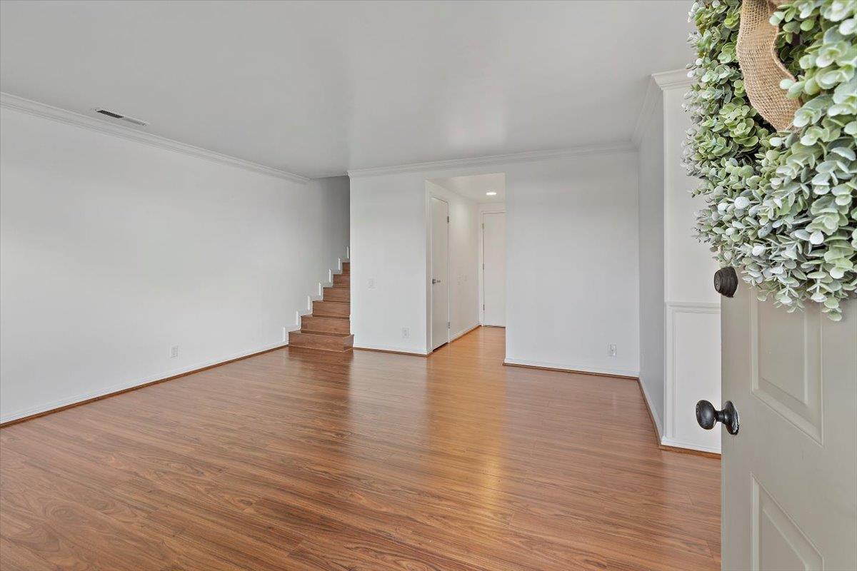 Detail Gallery Image 5 of 27 For 115 Kenbrook Cir, San Jose,  CA 95111 - 3 Beds | 1/1 Baths