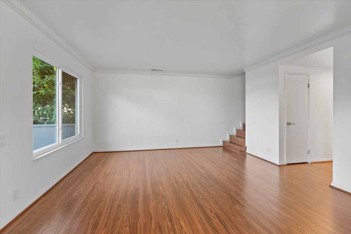 Detail Gallery Image 6 of 27 For 115 Kenbrook Cir, San Jose,  CA 95111 - 3 Beds | 1/1 Baths