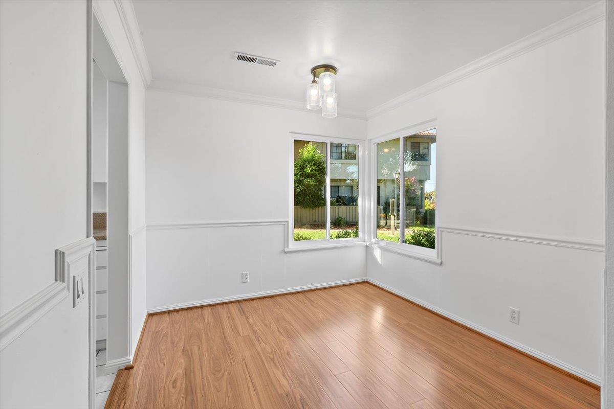 Detail Gallery Image 9 of 27 For 115 Kenbrook Cir, San Jose,  CA 95111 - 3 Beds | 1/1 Baths