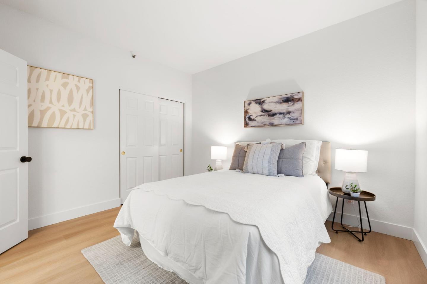 Detail Gallery Image 13 of 17 For 30 Lorton Ave #105,  Burlingame,  CA 94010 - 2 Beds | 2 Baths