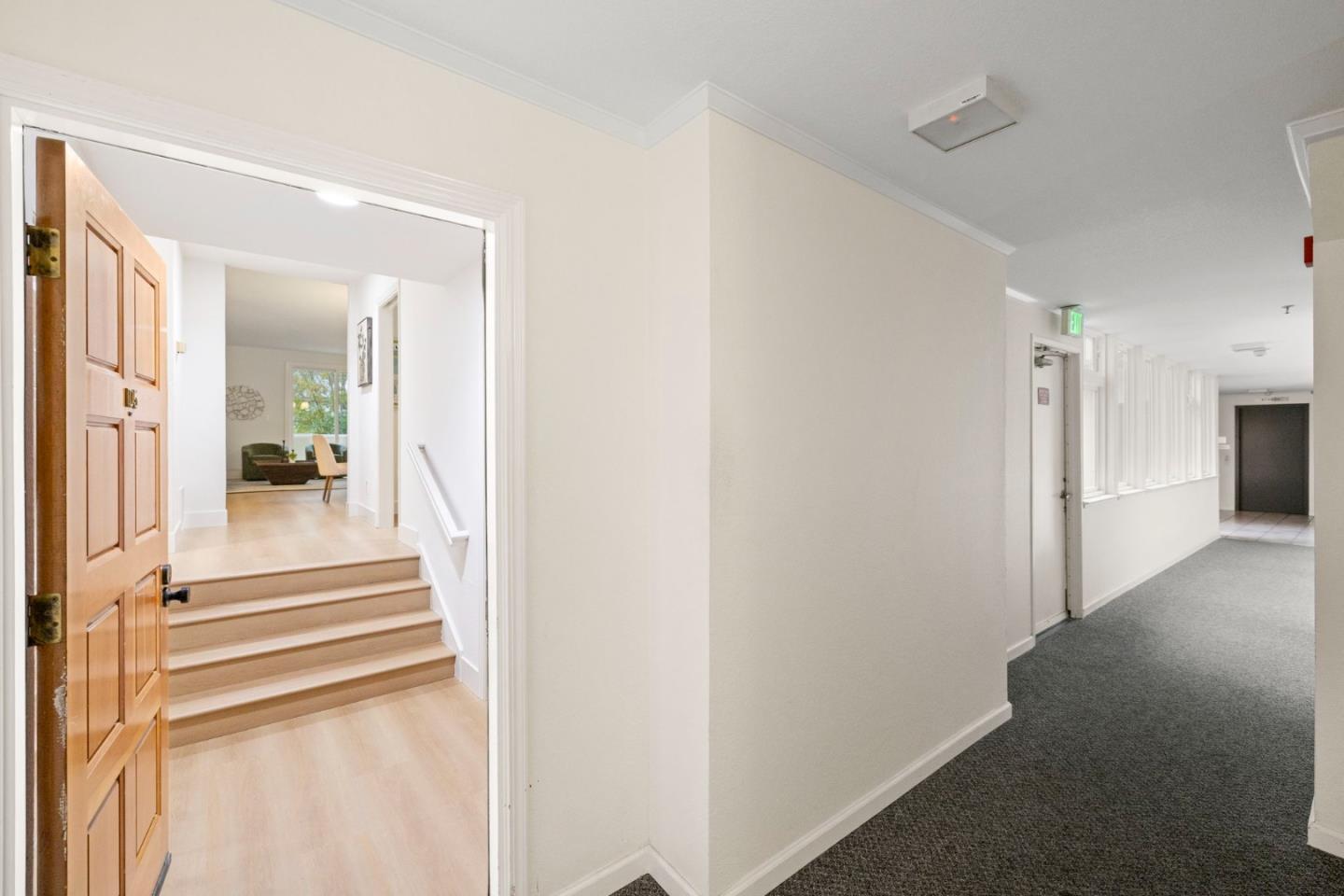 Detail Gallery Image 15 of 17 For 30 Lorton Ave #105,  Burlingame,  CA 94010 - 2 Beds | 2 Baths
