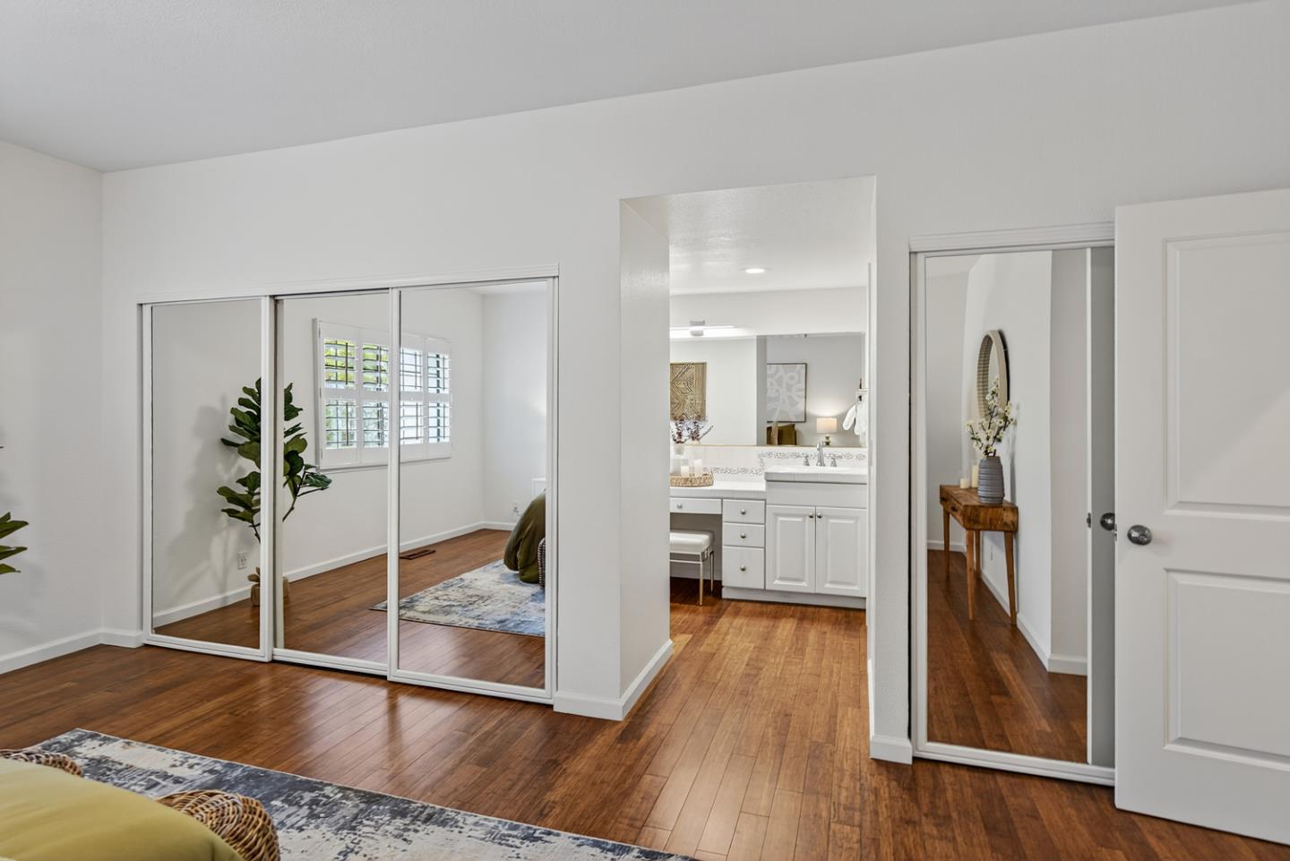 Detail Gallery Image 14 of 23 For 490 Ives Ter, Sunnyvale,  CA 94087 - 3 Beds | 2/1 Baths