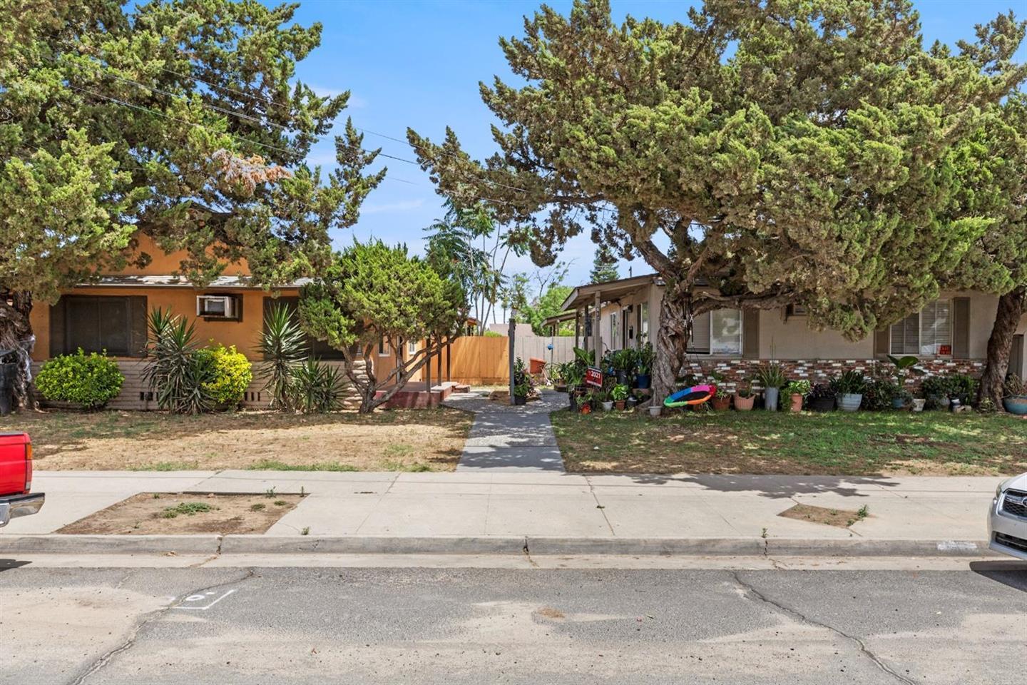 Detail Gallery Image 5 of 7 For 916 Middlecoff Ave, Modesto,  CA 95351 - – Beds | – Baths