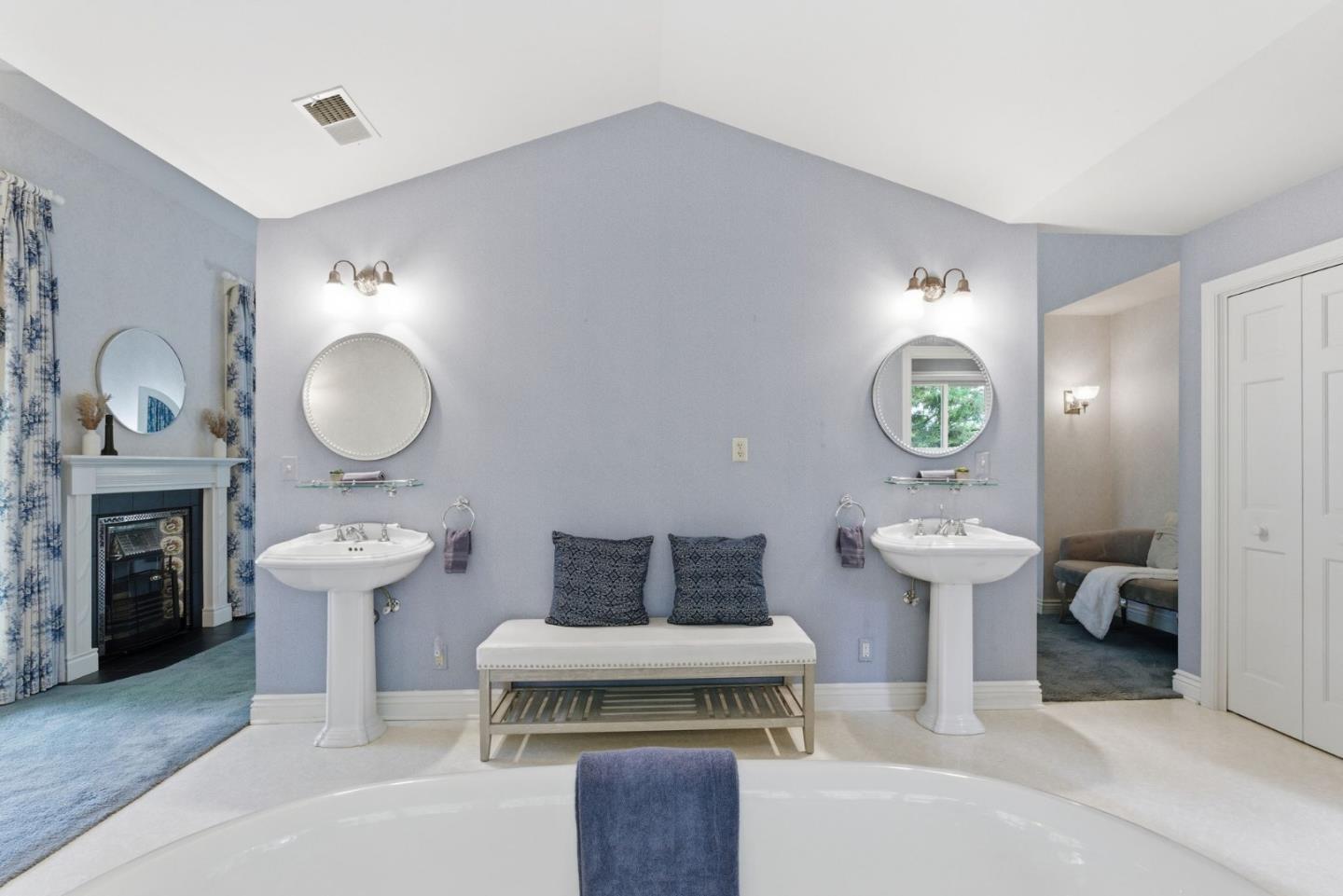 Detail Gallery Image 21 of 52 For 24745 Summerhill Ave, Los Altos,  CA 94024 - 4 Beds | 3 Baths