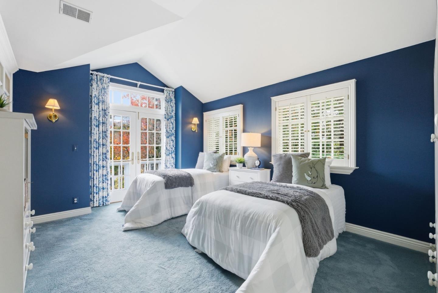 Detail Gallery Image 30 of 52 For 24745 Summerhill Ave, Los Altos,  CA 94024 - 4 Beds | 3 Baths