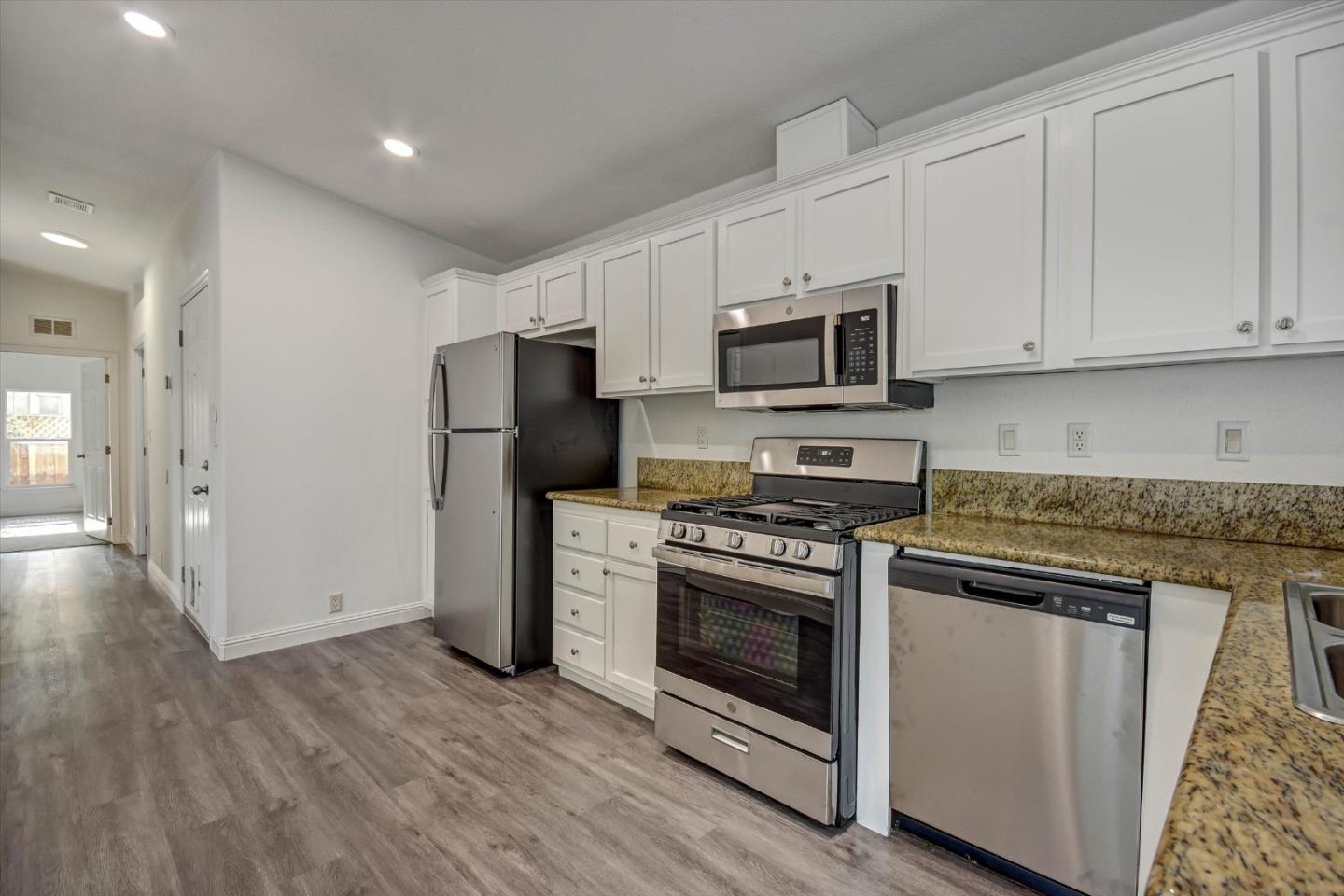 Detail Gallery Image 21 of 30 For 60 Wilson Way #117,  Milpitas,  CA 95035 - 3 Beds | 2 Baths