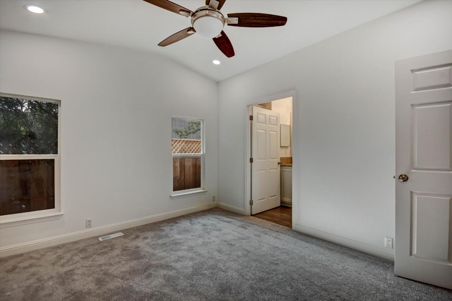 Detail Gallery Image 5 of 30 For 60 Wilson Way #117,  Milpitas,  CA 95035 - 3 Beds | 2 Baths