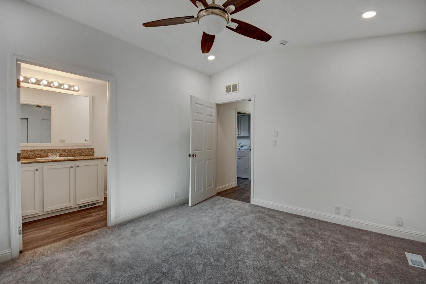 Detail Gallery Image 9 of 30 For 60 Wilson Way #117,  Milpitas,  CA 95035 - 3 Beds | 2 Baths