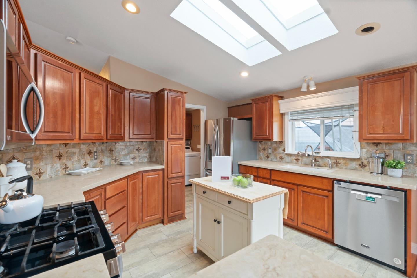 Detail Gallery Image 10 of 53 For 444 Whispering Pines Dr #79,  Scotts Valley,  CA 95066 - 3 Beds | 2 Baths