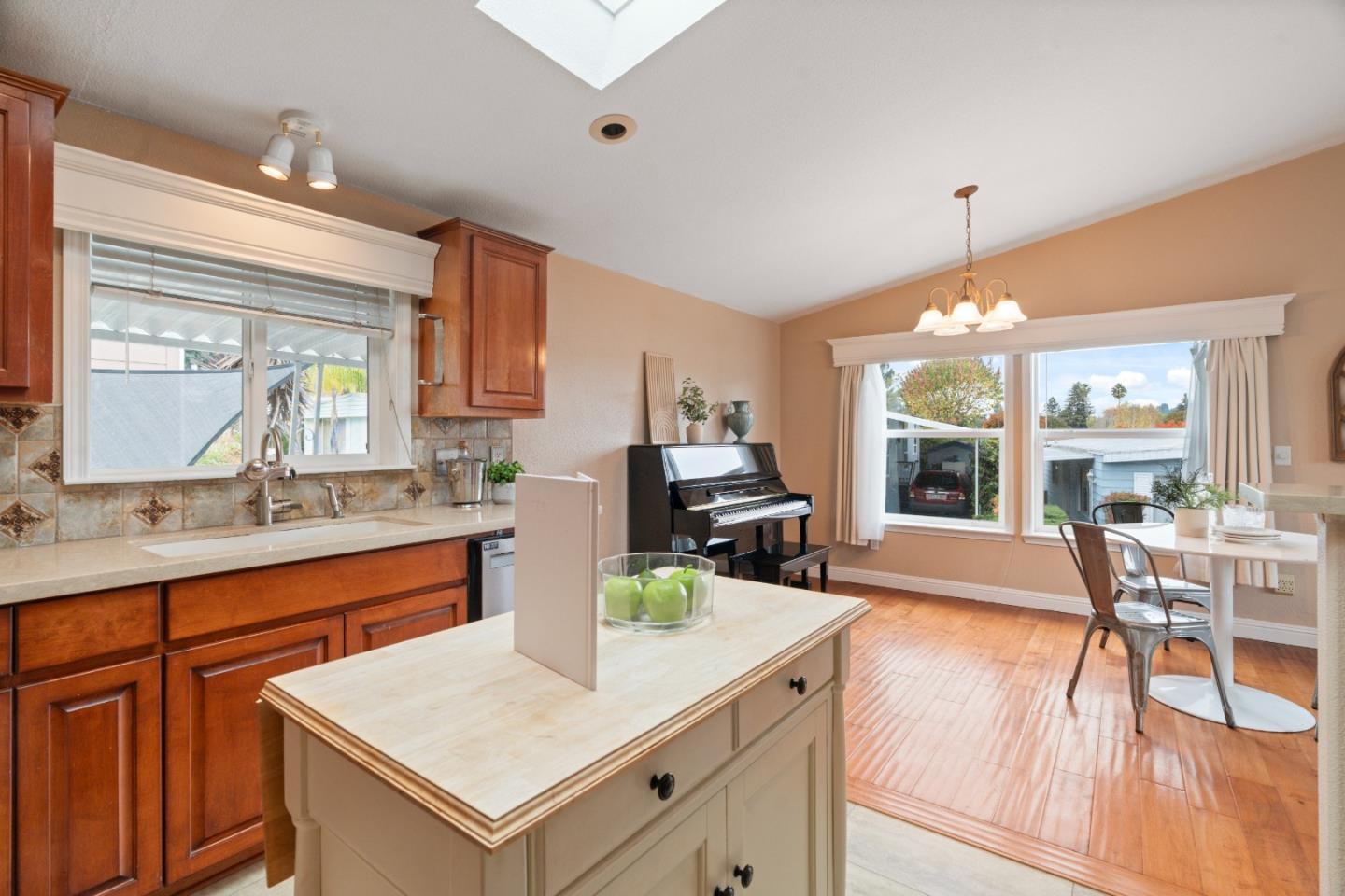 Detail Gallery Image 11 of 53 For 444 Whispering Pines Dr #79,  Scotts Valley,  CA 95066 - 3 Beds | 2 Baths