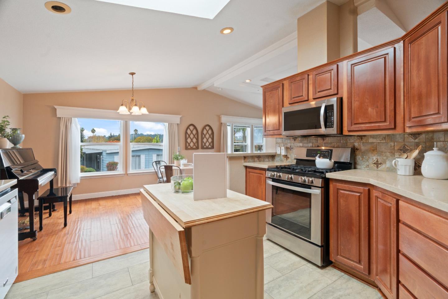 Detail Gallery Image 12 of 53 For 444 Whispering Pines Dr #79,  Scotts Valley,  CA 95066 - 3 Beds | 2 Baths