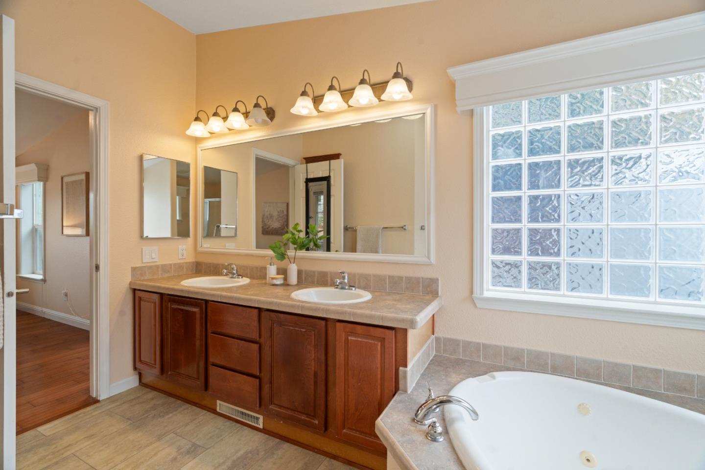 Detail Gallery Image 19 of 53 For 444 Whispering Pines Dr #79,  Scotts Valley,  CA 95066 - 3 Beds | 2 Baths
