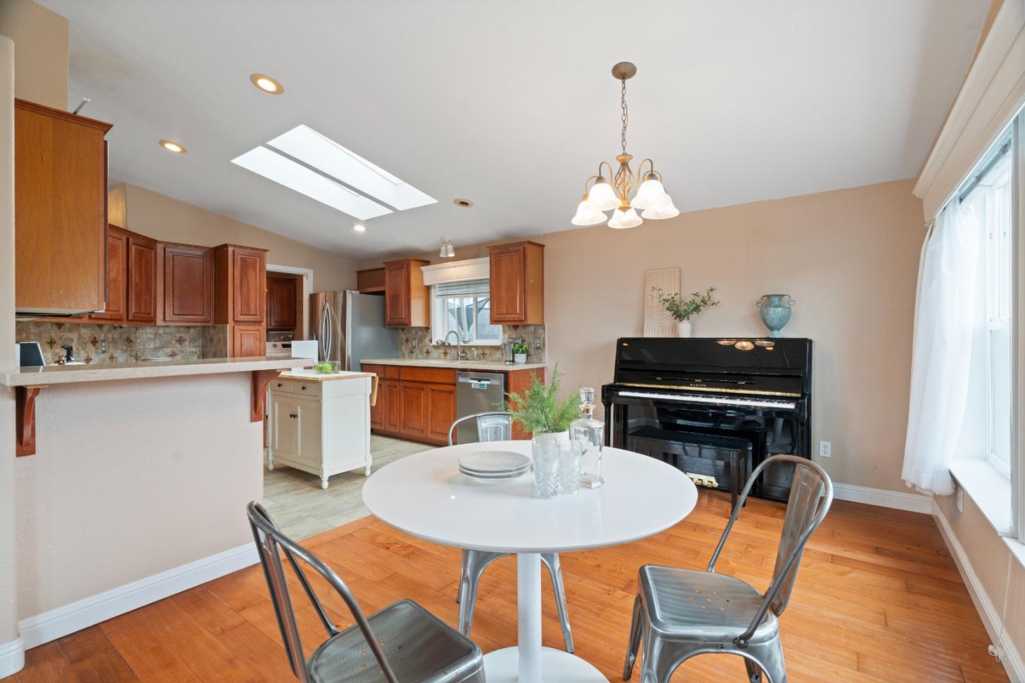 Detail Gallery Image 6 of 53 For 444 Whispering Pines Dr #79,  Scotts Valley,  CA 95066 - 3 Beds | 2 Baths