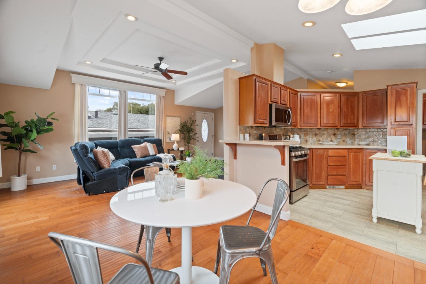 Detail Gallery Image 8 of 53 For 444 Whispering Pines Dr #79,  Scotts Valley,  CA 95066 - 3 Beds | 2 Baths