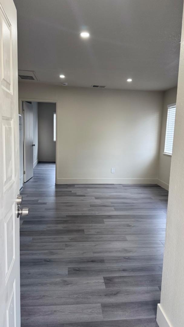 Detail Gallery Image 4 of 19 For 1843 Cherokee Dr #4,  Salinas,  CA 93906 - 1 Beds | 1 Baths