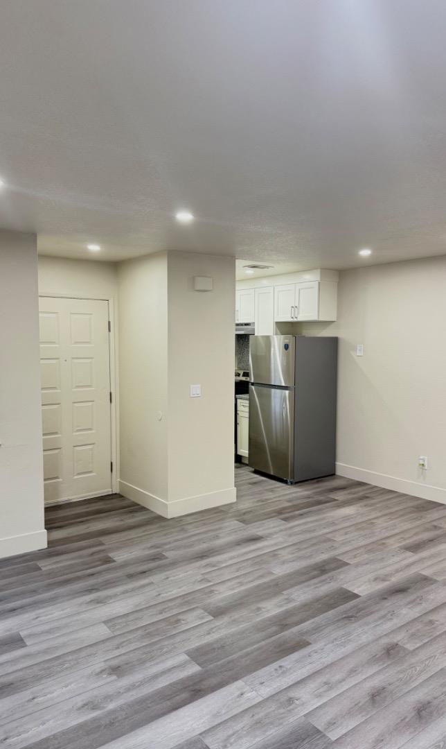 Detail Gallery Image 6 of 19 For 1843 Cherokee Dr #4,  Salinas,  CA 93906 - 1 Beds | 1 Baths