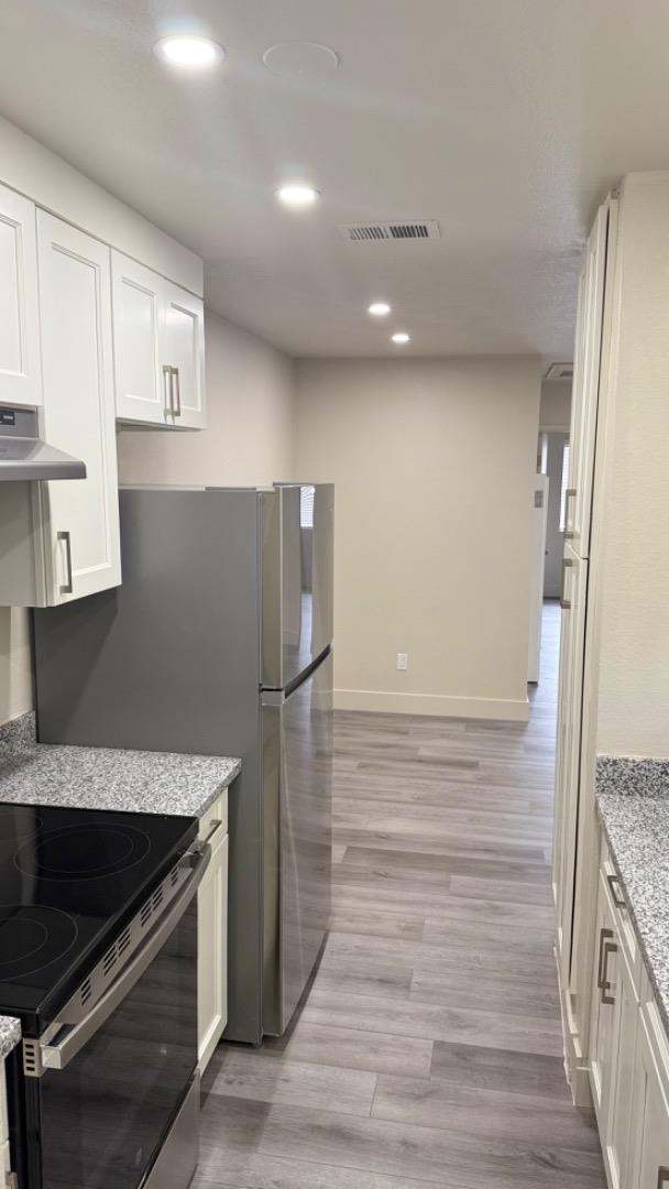 Detail Gallery Image 7 of 19 For 1843 Cherokee Dr #4,  Salinas,  CA 93906 - 1 Beds | 1 Baths