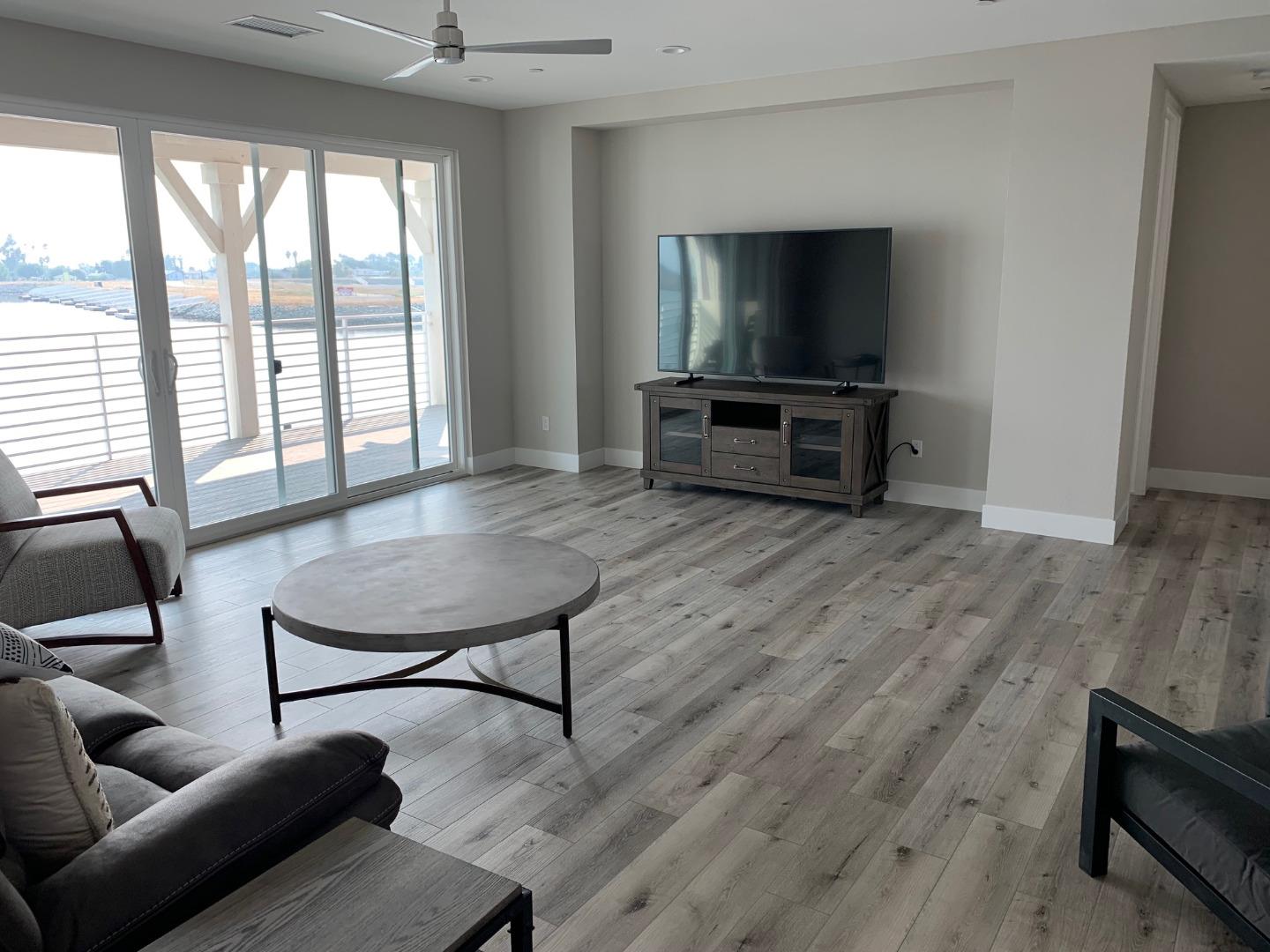 Detail Gallery Image 17 of 23 For 98 Edgewater, Bethel Island,  CA 94511 - 4 Beds | 5 Baths