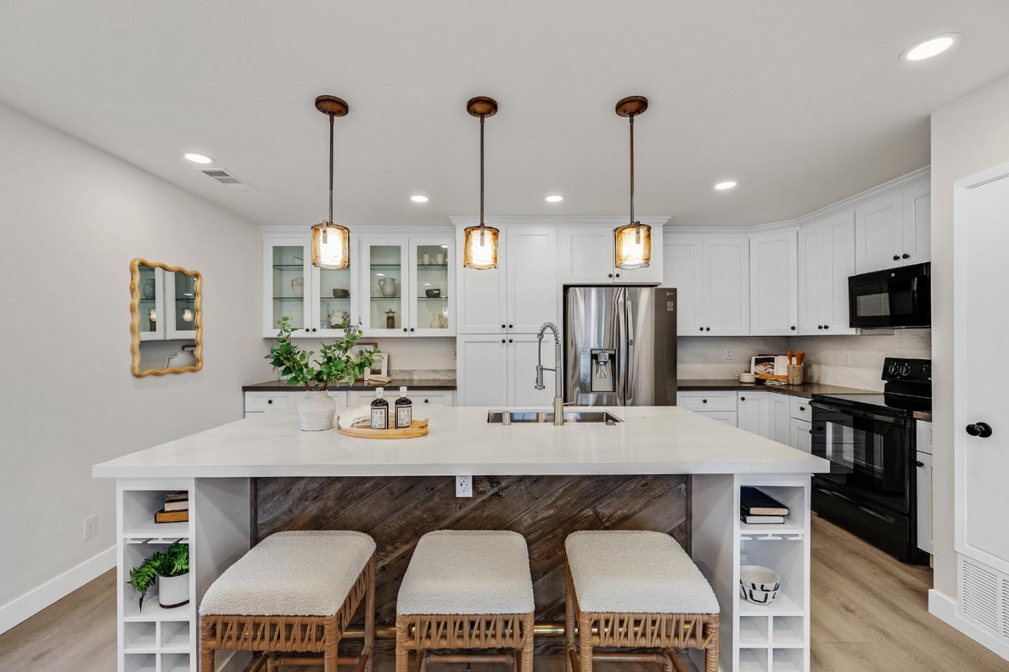 Detail Gallery Image 11 of 32 For 205 Red Oak Dr #M,  Sunnyvale,  CA 94086 - 2 Beds | 1 Baths