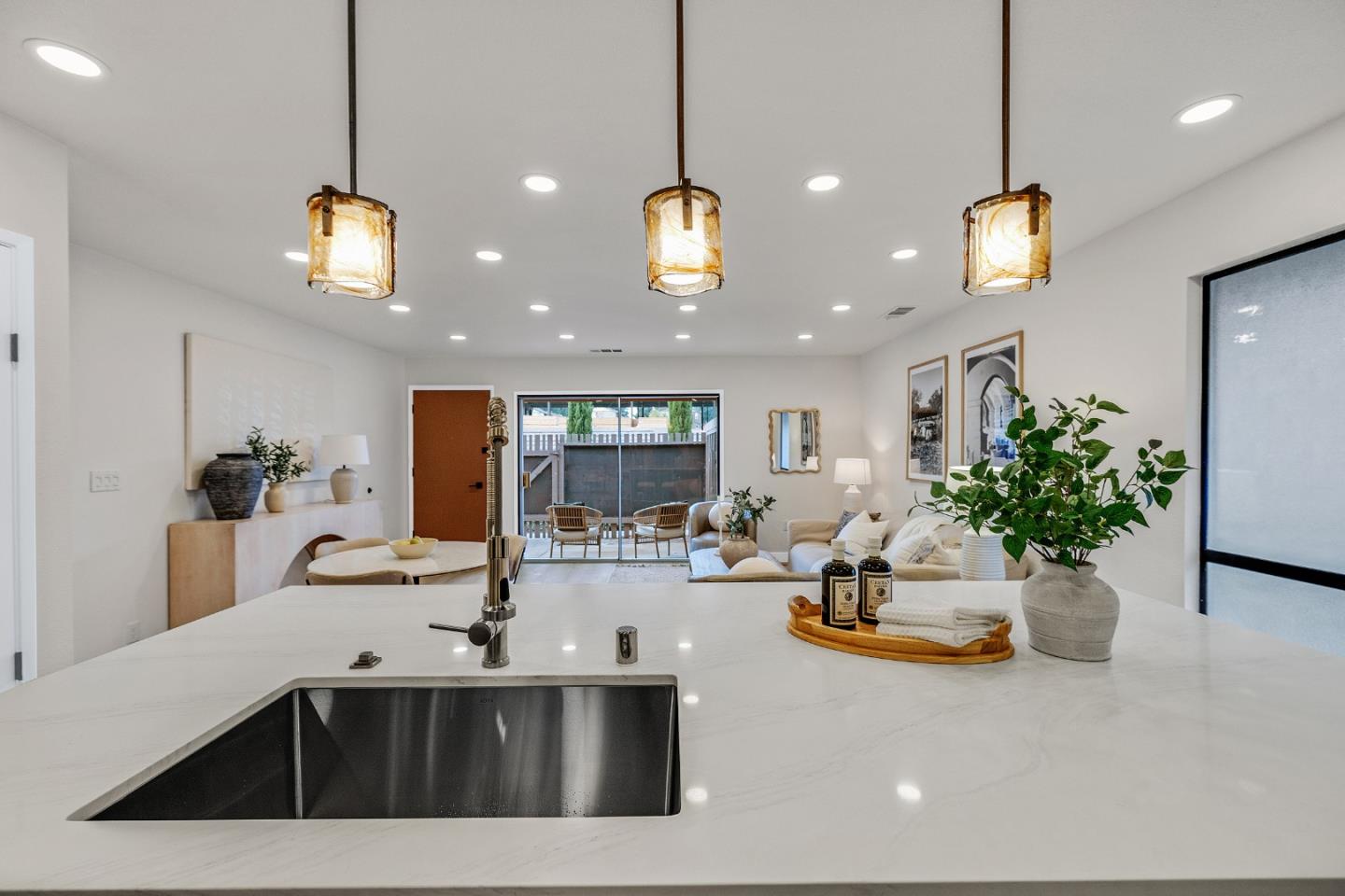 Detail Gallery Image 14 of 32 For 205 Red Oak Dr #M,  Sunnyvale,  CA 94086 - 2 Beds | 1 Baths