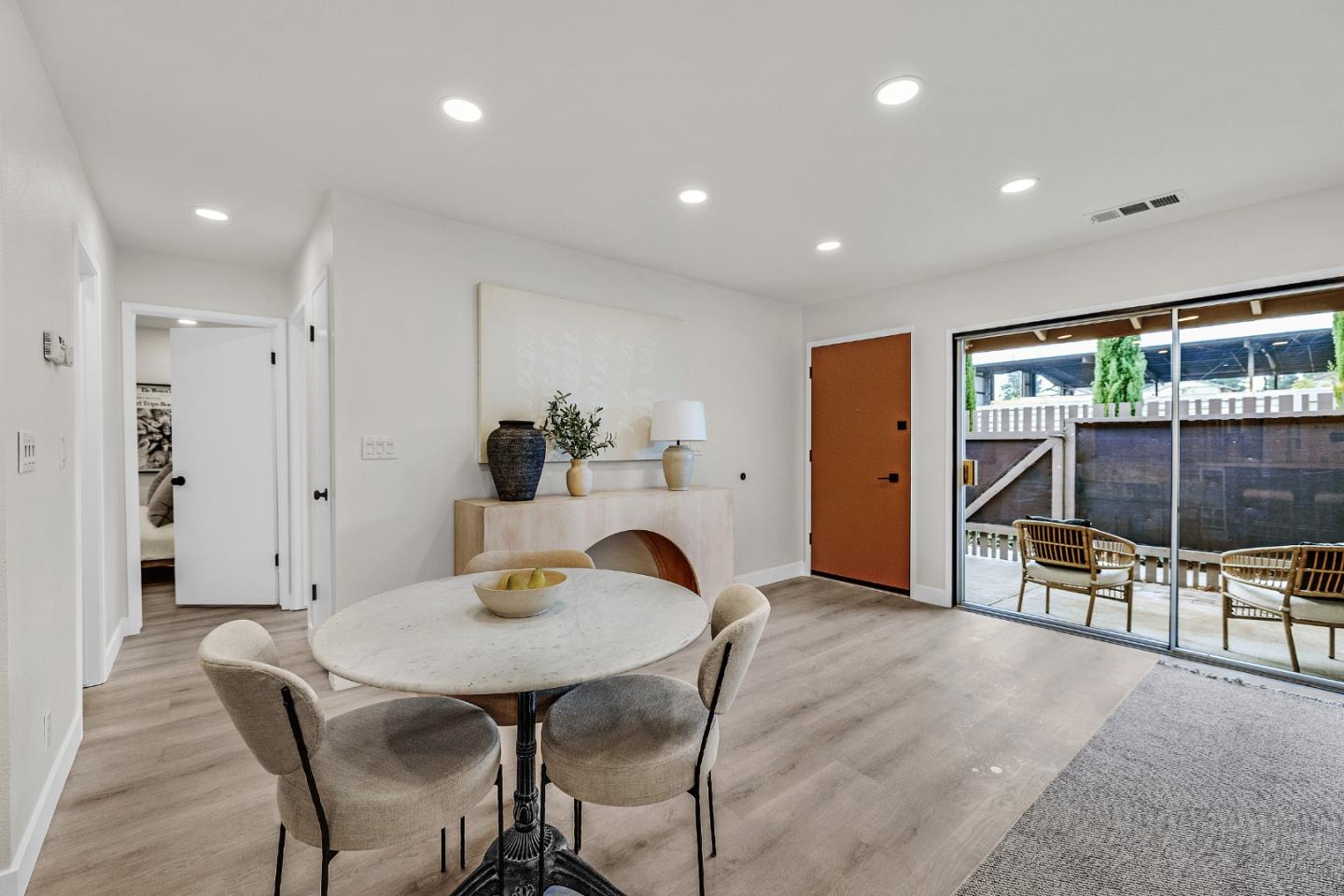 Detail Gallery Image 15 of 32 For 205 Red Oak Dr #M,  Sunnyvale,  CA 94086 - 2 Beds | 1 Baths