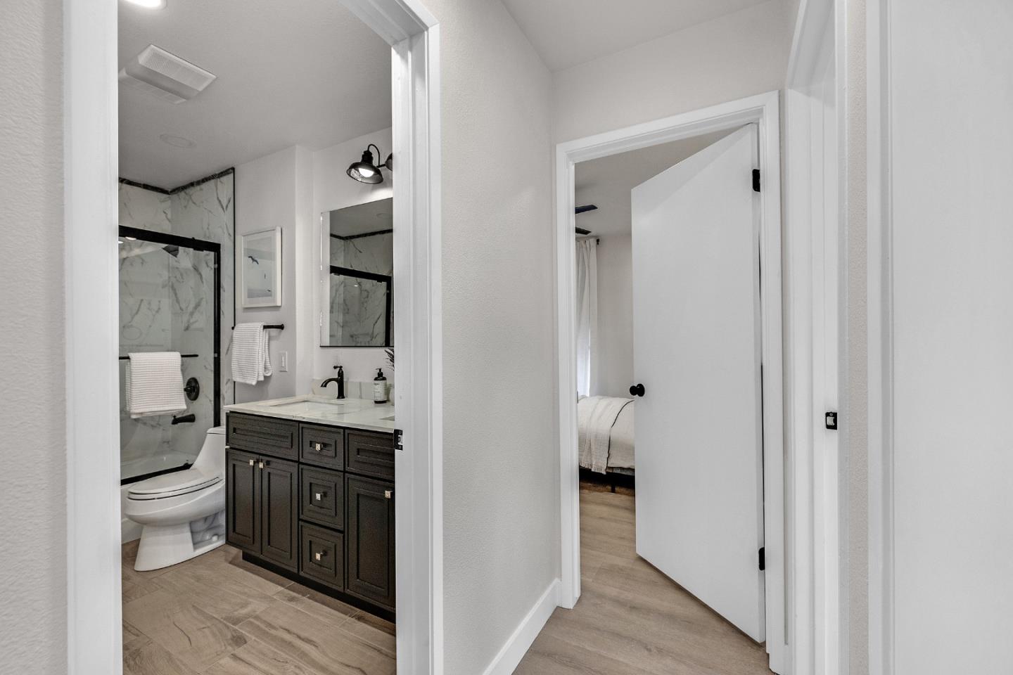 Detail Gallery Image 18 of 32 For 205 Red Oak Dr #M,  Sunnyvale,  CA 94086 - 2 Beds | 1 Baths