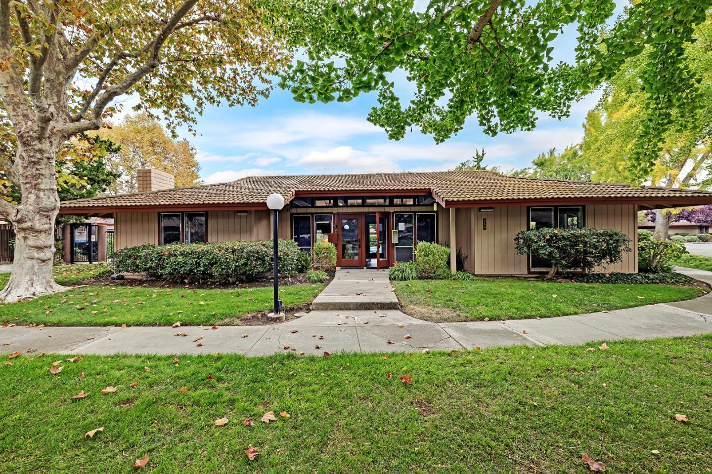 Detail Gallery Image 29 of 32 For 205 Red Oak Dr #M,  Sunnyvale,  CA 94086 - 2 Beds | 1 Baths