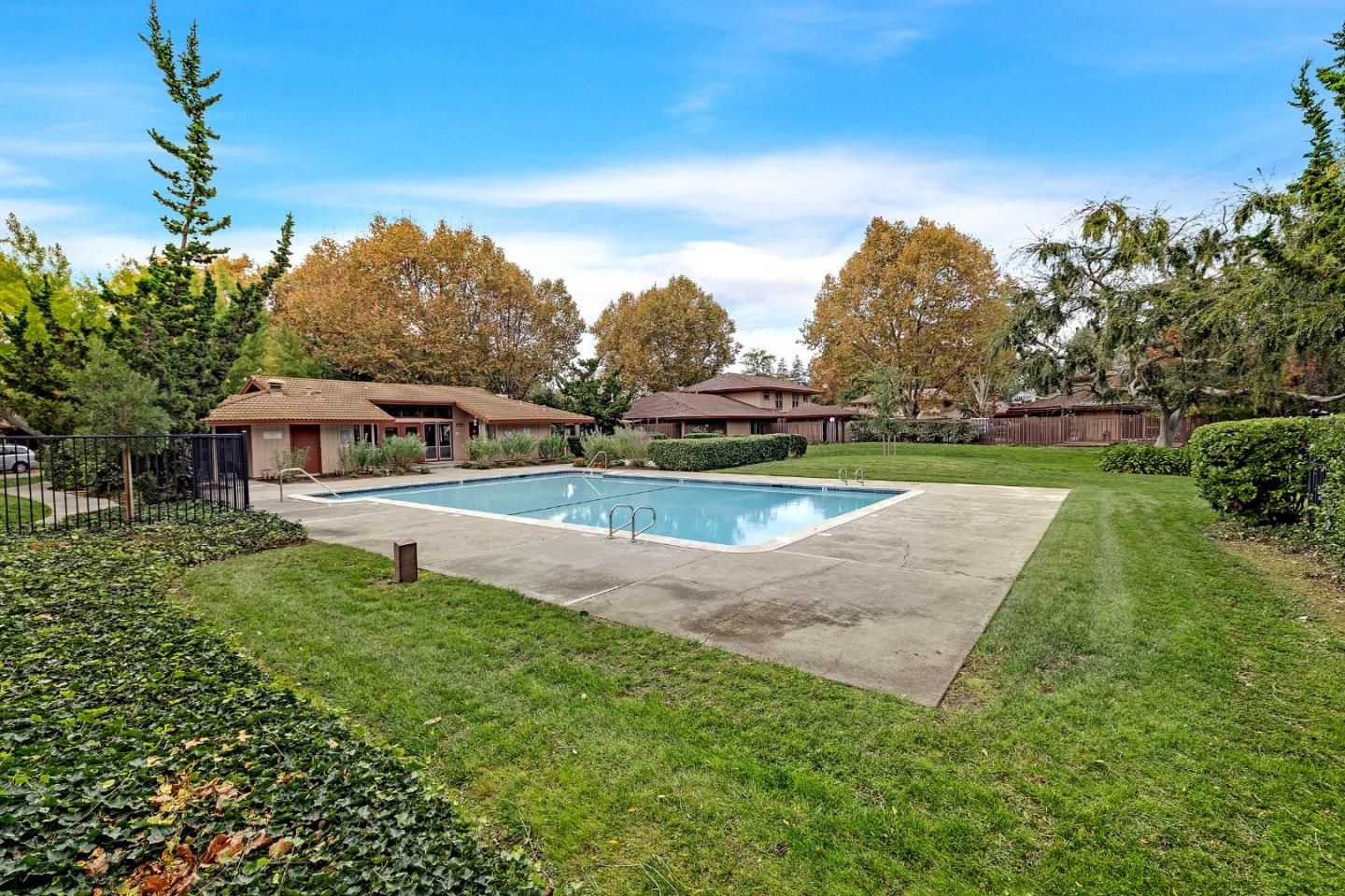 Detail Gallery Image 31 of 32 For 205 Red Oak Dr #M,  Sunnyvale,  CA 94086 - 2 Beds | 1 Baths