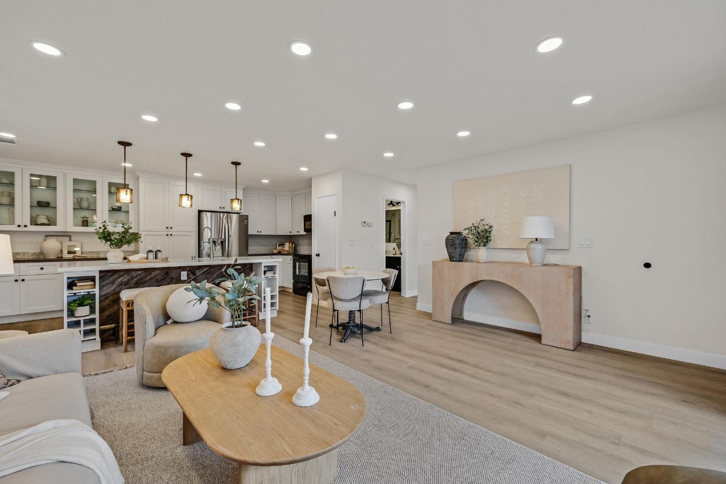 Detail Gallery Image 8 of 32 For 205 Red Oak Dr #M,  Sunnyvale,  CA 94086 - 2 Beds | 1 Baths