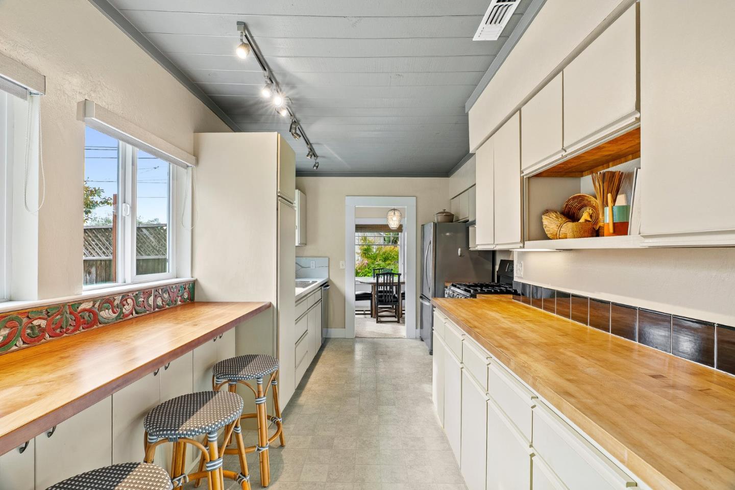 Detail Gallery Image 19 of 41 For 134 May Ave, Santa Cruz,  CA 95062 - 2 Beds | 2 Baths