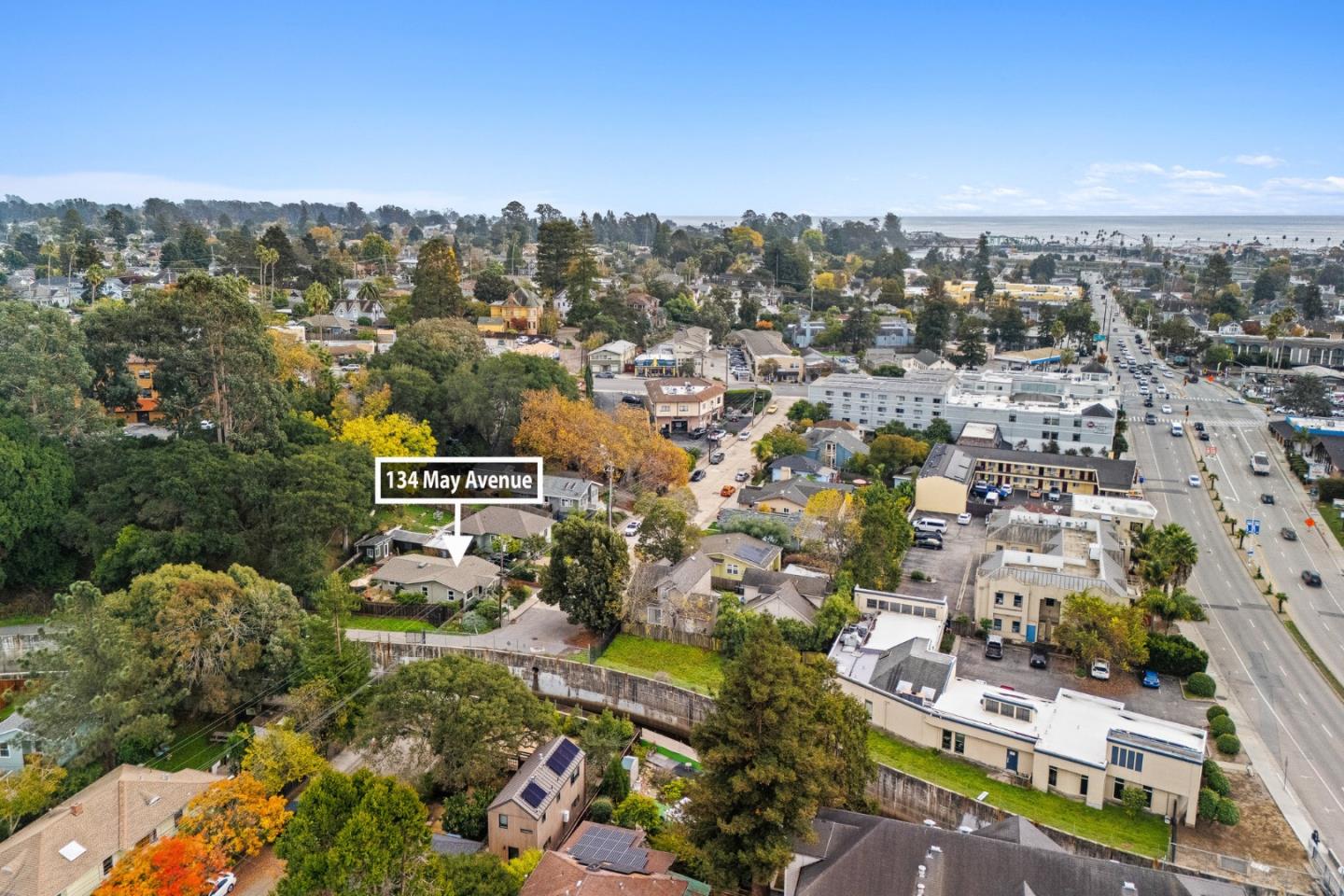 Detail Gallery Image 4 of 41 For 134 May Ave, Santa Cruz,  CA 95062 - 2 Beds | 2 Baths