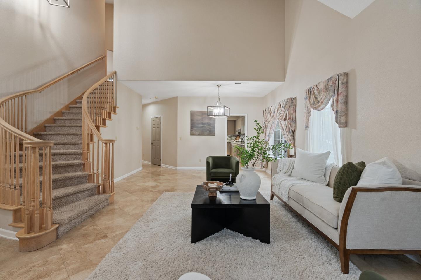 Detail Gallery Image 11 of 60 For 1258 De Cunha Ct, Salinas,  CA 93906 - 5 Beds | 3 Baths