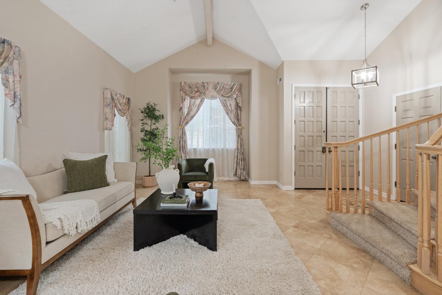 Detail Gallery Image 13 of 60 For 1258 De Cunha Ct, Salinas,  CA 93906 - 5 Beds | 3 Baths