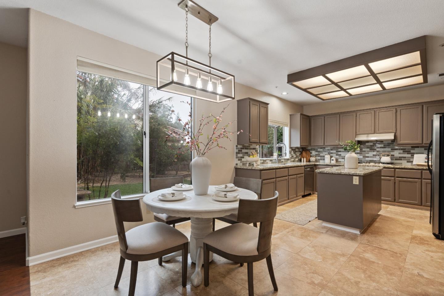 Detail Gallery Image 29 of 60 For 1258 De Cunha Ct, Salinas,  CA 93906 - 5 Beds | 3 Baths